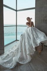 Spaghetti Straps Wedding Dress A Line Bridal Gown with Beaded Lace Appliques
