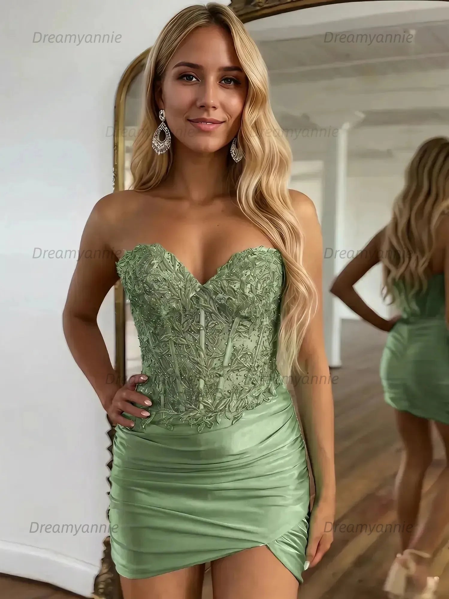 Sparkly Sequins Sweetheart Bodycon Homecoming Dress