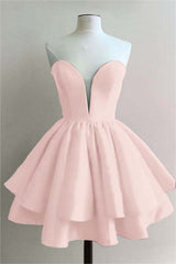 Strapless Sweetheart Homecoming Dress Sleeveless Pleated Short Cocktail Dress With Ruffles