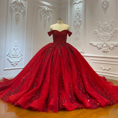 Sweetheart Red Sequined Luxury Ball Gown Quinceanera Dress