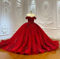 Sweetheart Red Sequined Luxury Ball Gown Quinceanera Dress