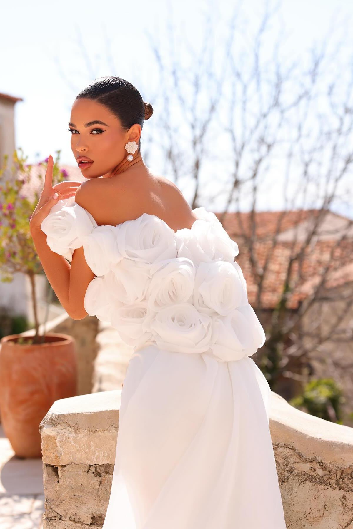 Sweetheart Satin Wedding Dress Mermaid Bridal Gown with Detachable Sleeves