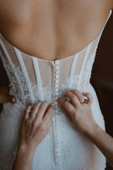 Sweetheart Beach Wedding Dress Mermaid Corset Lace Panel Train Bridal Gown with Gloves