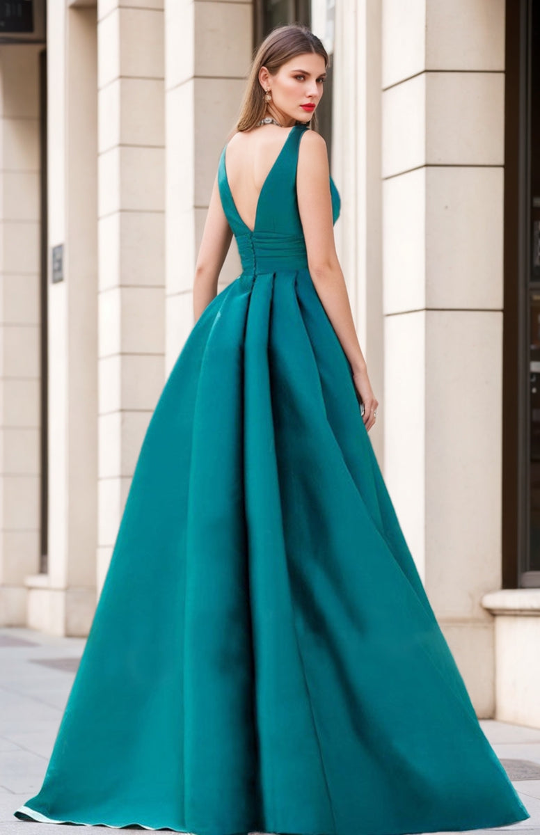 V Neck Sleeveless A Line Mother of the Bride Dresses in Luxurious Style