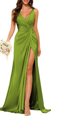 A Line/Princess V Neck Sleeveless Floor-Length Bridesmaid Dresses with Split