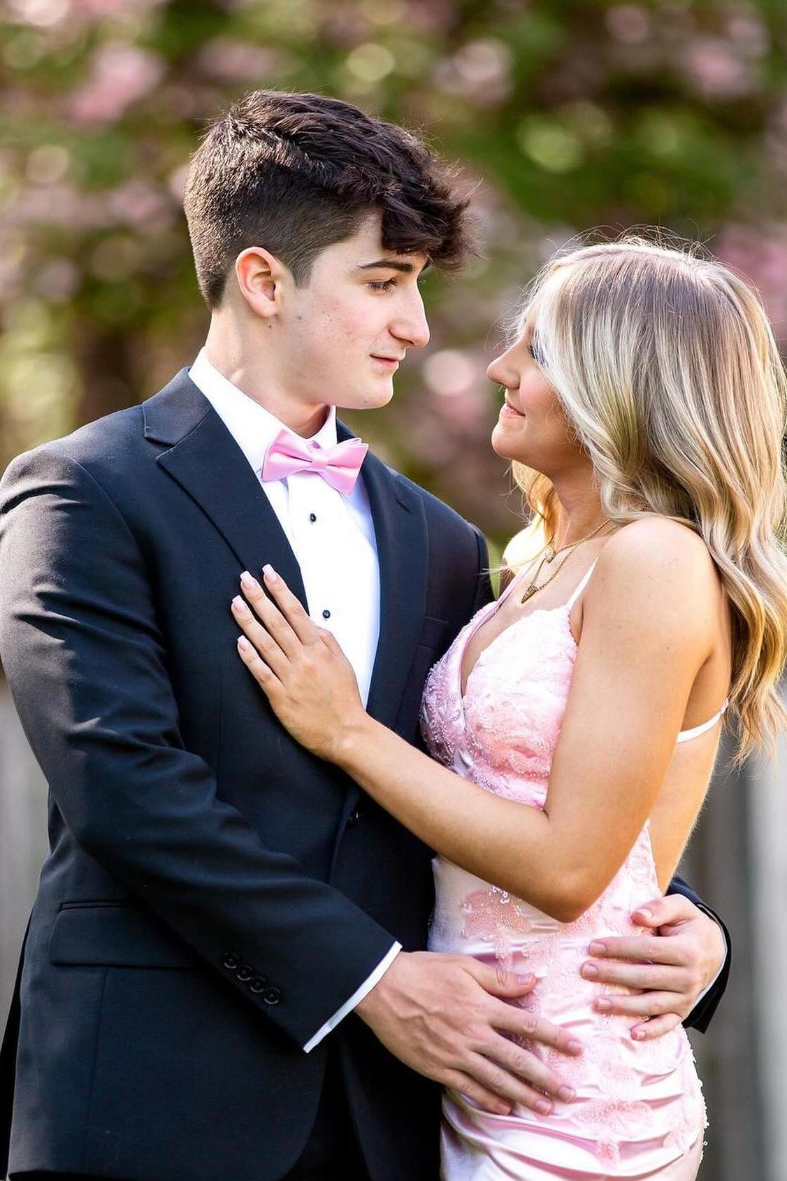 Vintage Column Satin Spaghetti Straps Sleeveless Formal Dress With Appliques