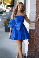 A-Line Green Strapless Satin Short Homecoming Dress with Bowknot