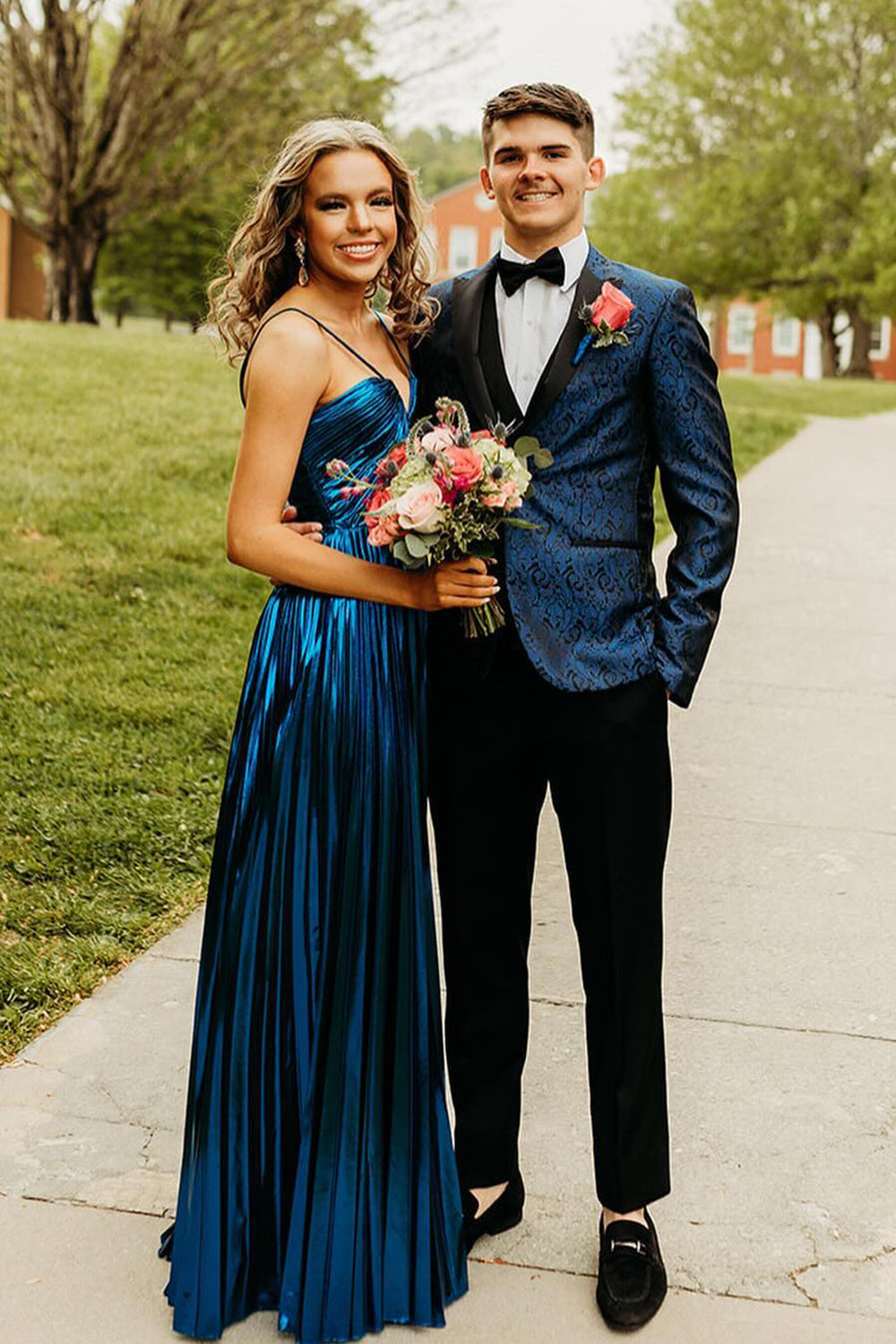 Elegant Dark Navy Peak Lapel Jacquard 3-Piece Men's Prom Suit