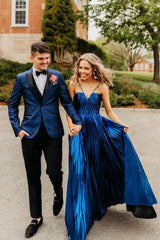 Elegant Dark Navy Peak Lapel Jacquard 3-Piece Men's Prom Suit