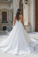White A Line Wedding Dress Scoop Neck Corset Tulle Bridal Gown with Slit