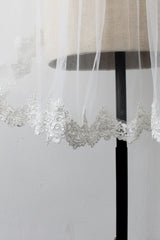 White Short Wedding Veil with Lace