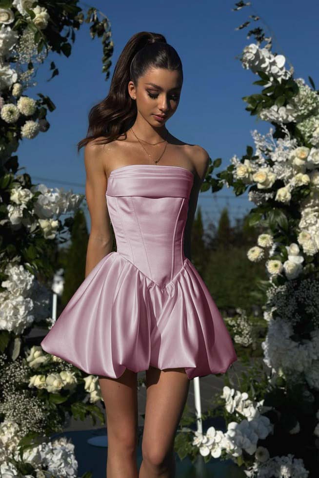 White Strapless Homecoming Dress Sleeveless Short Cocktail Dress With Pleated
