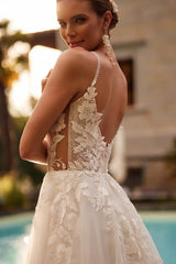 White Wedding Dress A Line Spaghetti Strap V Neck Beaded Sleeveless Long Tulle Bridal Gown With Appliques