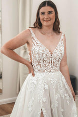 White Wedding Dress A Line Spaghetti Strap V Neck Sleeveless Long Tulle Split Front Bridal Gown With Appliques