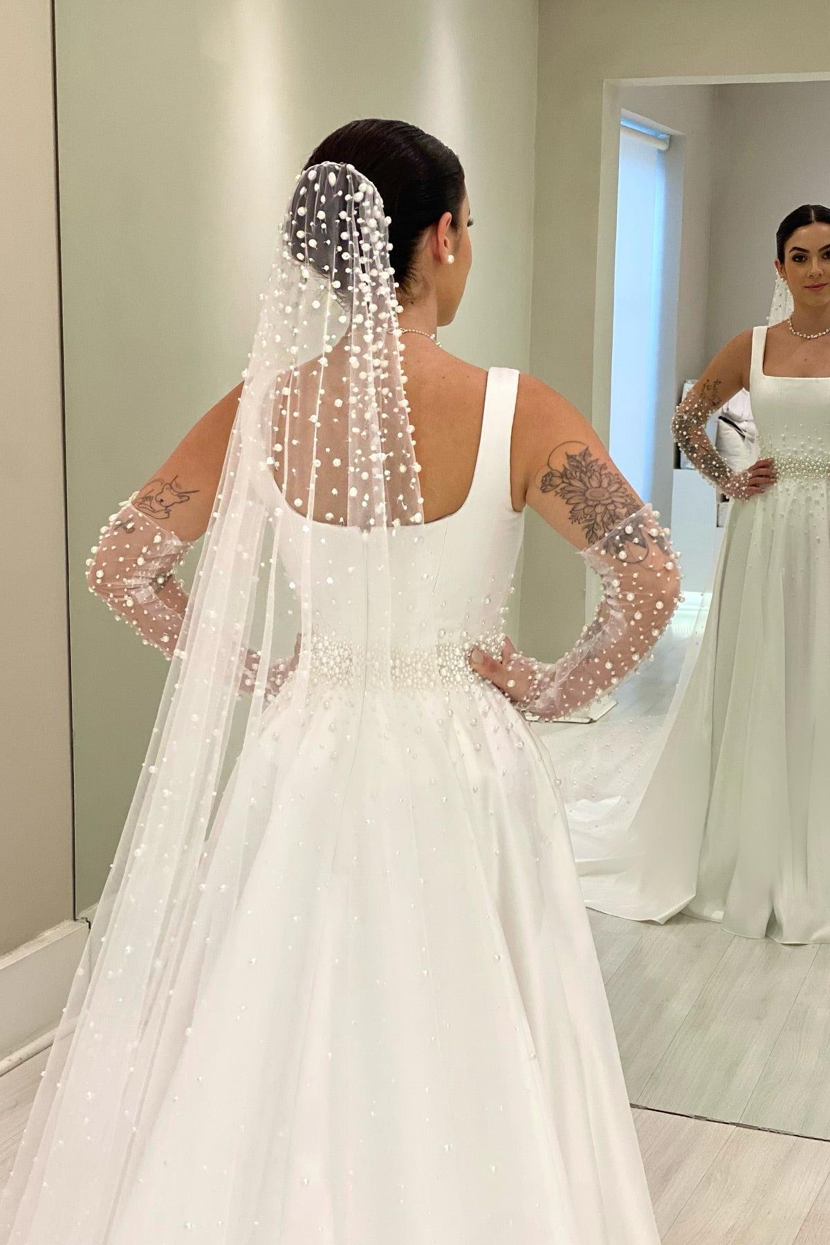 White Wedding Dress A Line Spaghetti Straps Sleeveless Beaded Chapel Train Satin Bridal Gown With Pearls