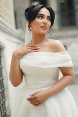 White Wedding Dress A Line Strapless Off The Shoulder Sleeveless Chiffon Bridal Gown With Ruffles