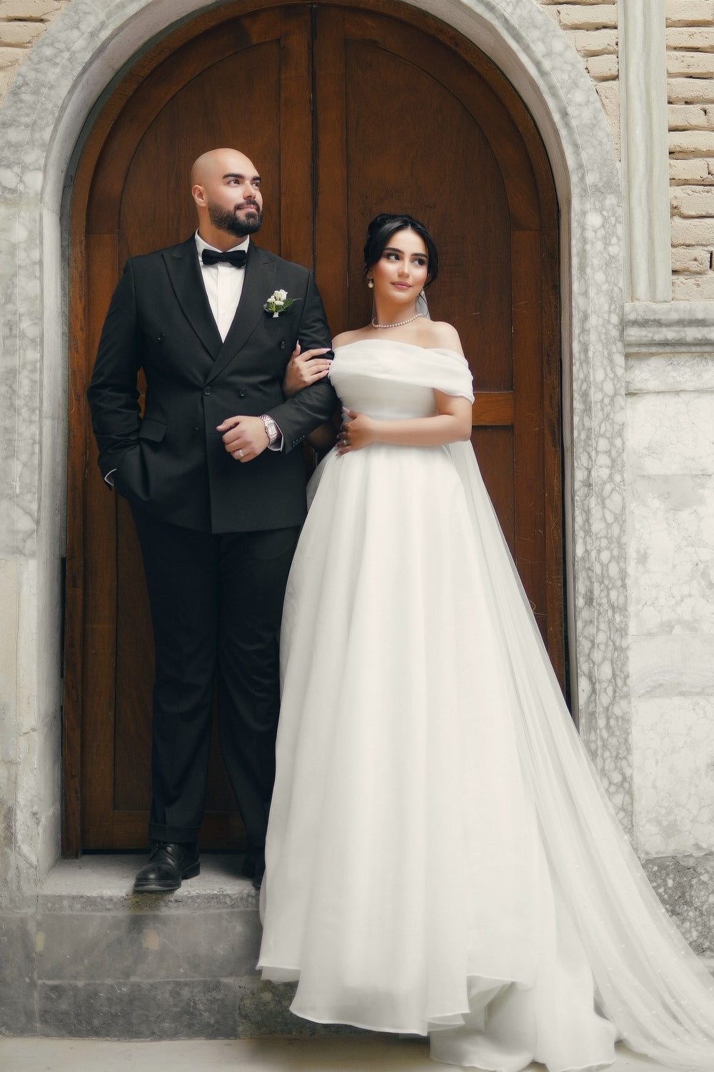 White Wedding Dress A Line Strapless Off The Shoulder Sleeveless Long Chiffon Bridal Gown With Ruffles