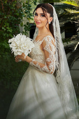 White Wedding Dress A Line Sweetheart Sleeves Tulle Bridal Gown With Appliques