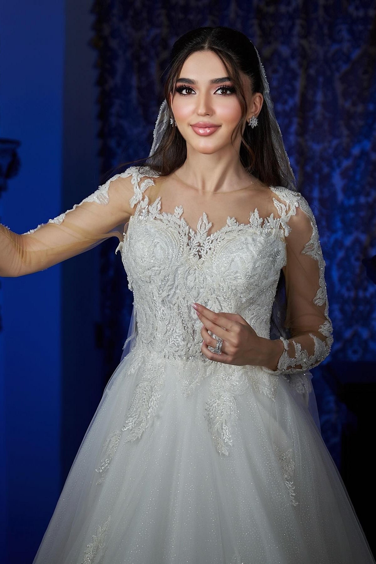 White Wedding Dress A Line Sweetheart Sleeves Tulle Bridal Gown With Appliques