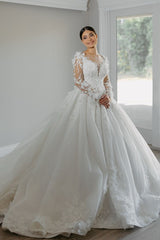 White Wedding Dress Ball Gown V Neck Long Sleeves Cathedral Train Lace Bridal Gown With Appliques
