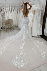 White Wedding Dress Lace Mermaid V Neck Spaghetti Strap Tulle Bridal Gown With Appliques
