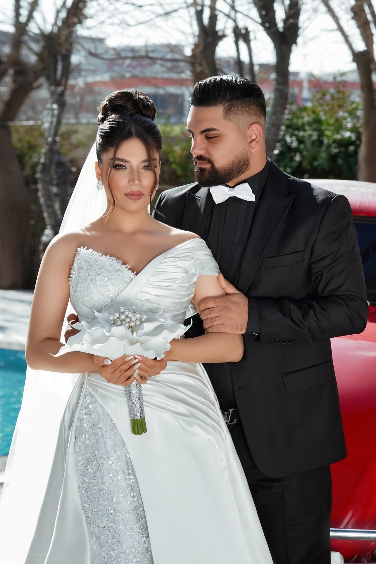 White Wedding Dress Mermaid Sweetheart One Shoulder Sleeveless Sequined Lace Panel Train Satin Bridal Gown