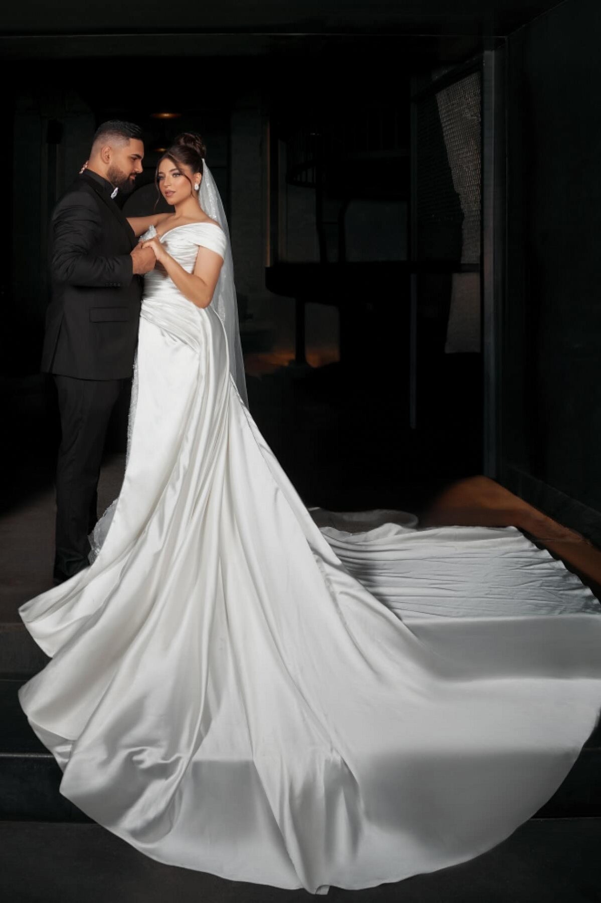 White Wedding Dress Mermaid Sweetheart One Shoulder Sleeveless Sequined Lace Panel Train Satin Bridal Gown