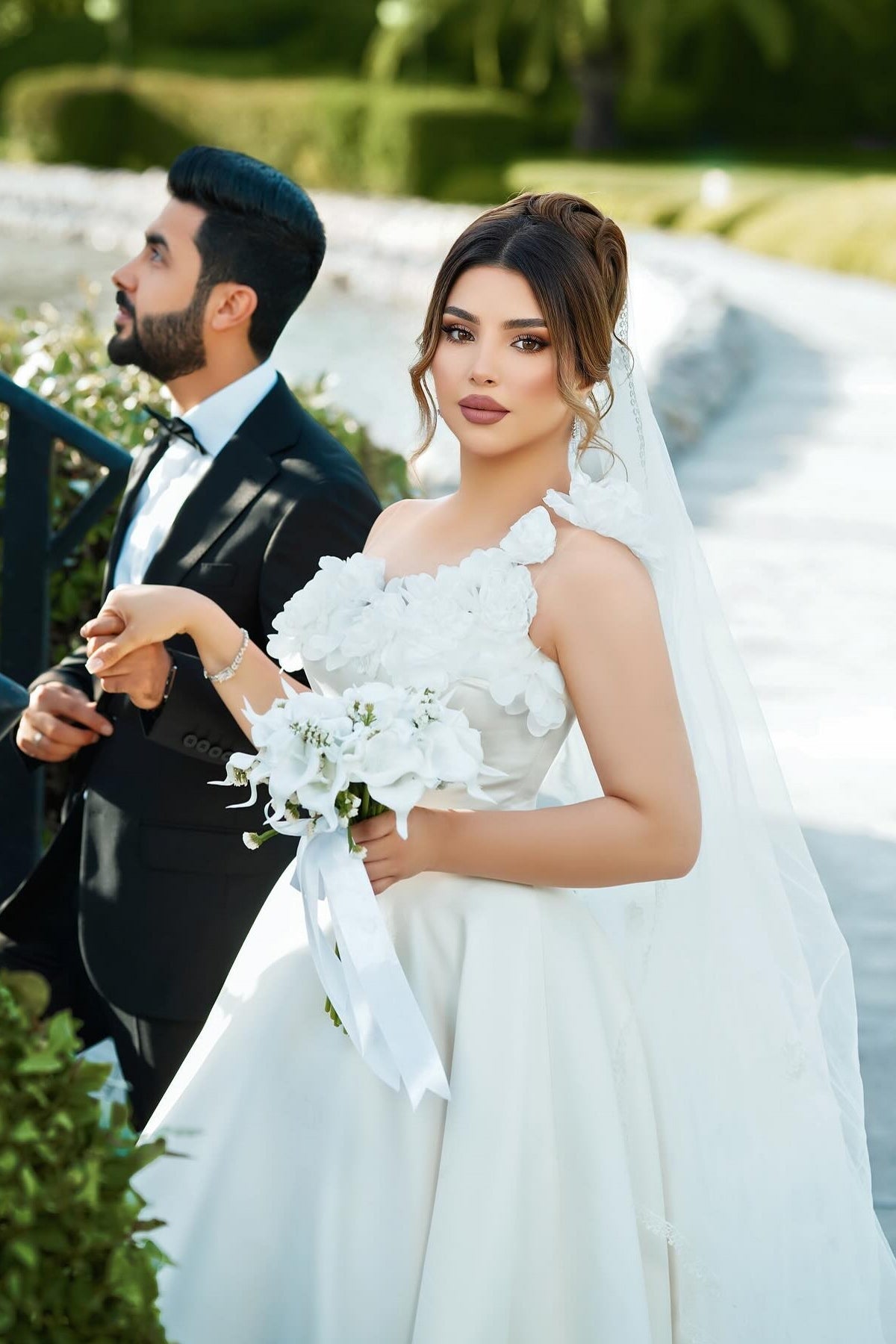 White Wedding Dress One Shoulder Sleeveless Sweep Train Ball Gown Satin Bridal Gown With 3D Flowers