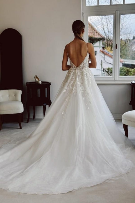 White Wedding Dress Spaghetti Strap Sleeveless Beaded Cathedral Train Lace Tulle Bridal Gown