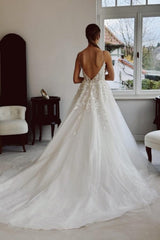 White Wedding Dress Spaghetti Strap Sleeveless Beaded Cathedral Train Lace Tulle Bridal Gown