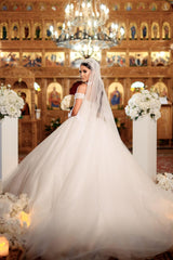 White Wedding Dress Sweetheart Ball Gown Off The Shoulder Sleeveless Lace Up Cathedral Train Tulle Bridal Gown