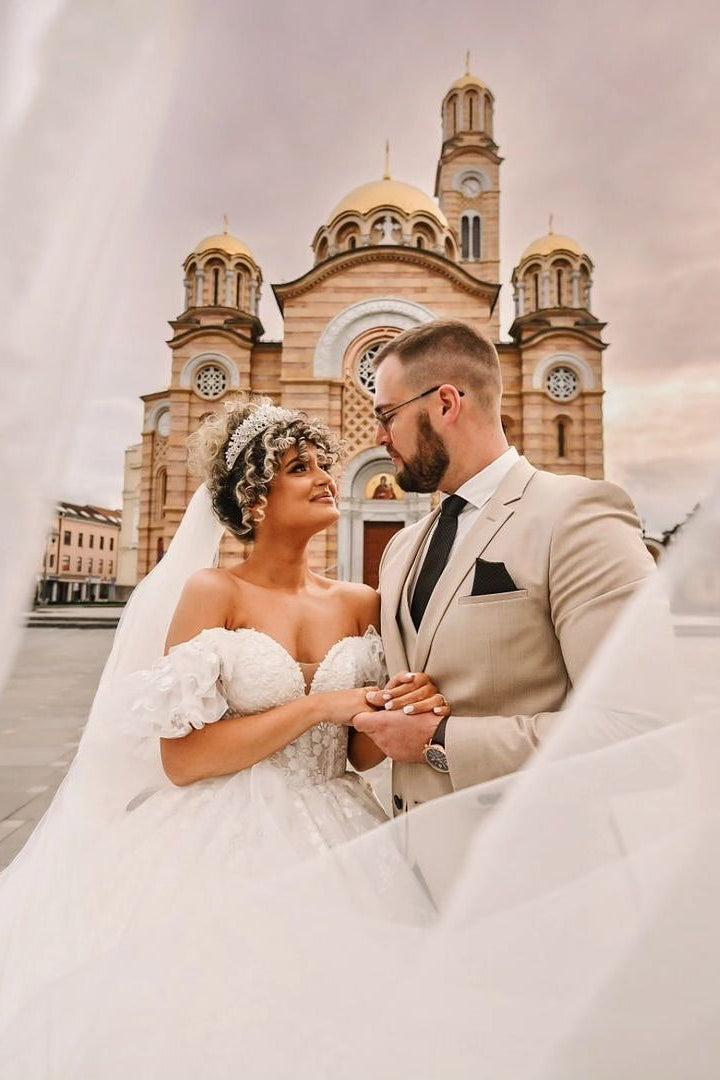 White Wedding Dress Sweetheart Off The Shoulder Ball Gown Beaded Lace Cathedral Train Tulle Bridal Gown