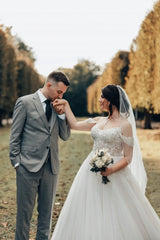 White Wedding Dress Sweetheart Off The Shoulder Sleeveless Lace Ball Gown Tulle Bridal Gown With Appliques