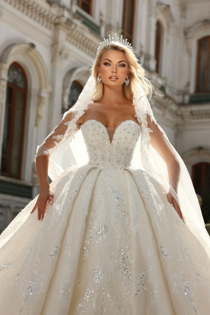 White Wedding Dress Sweetheart Sleeveless Sequined Beaded Ball Gown Tulle Bridal Gown