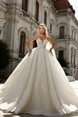 White Wedding Dress Sweetheart Sleeveless Sequined Beaded Ball Gown Tulle Bridal Gown