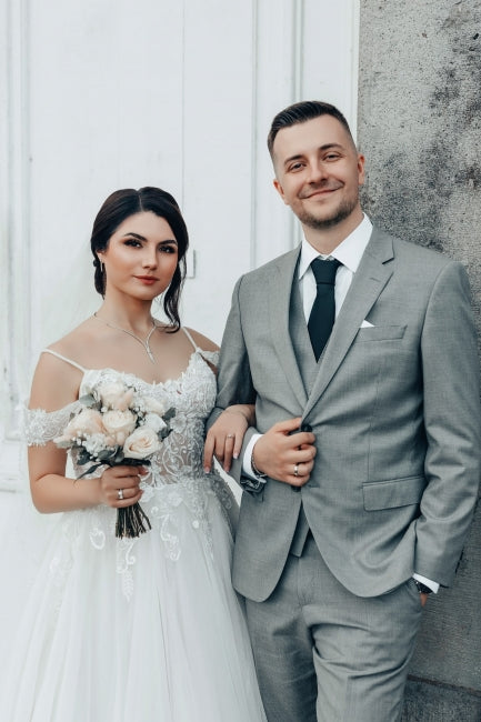 White Wedding Dress Sweetheart Spaghetti Strap Off The Shoulder Sleeveless Lace Ball Gown Long Tulle Bridal Gown With Appliques