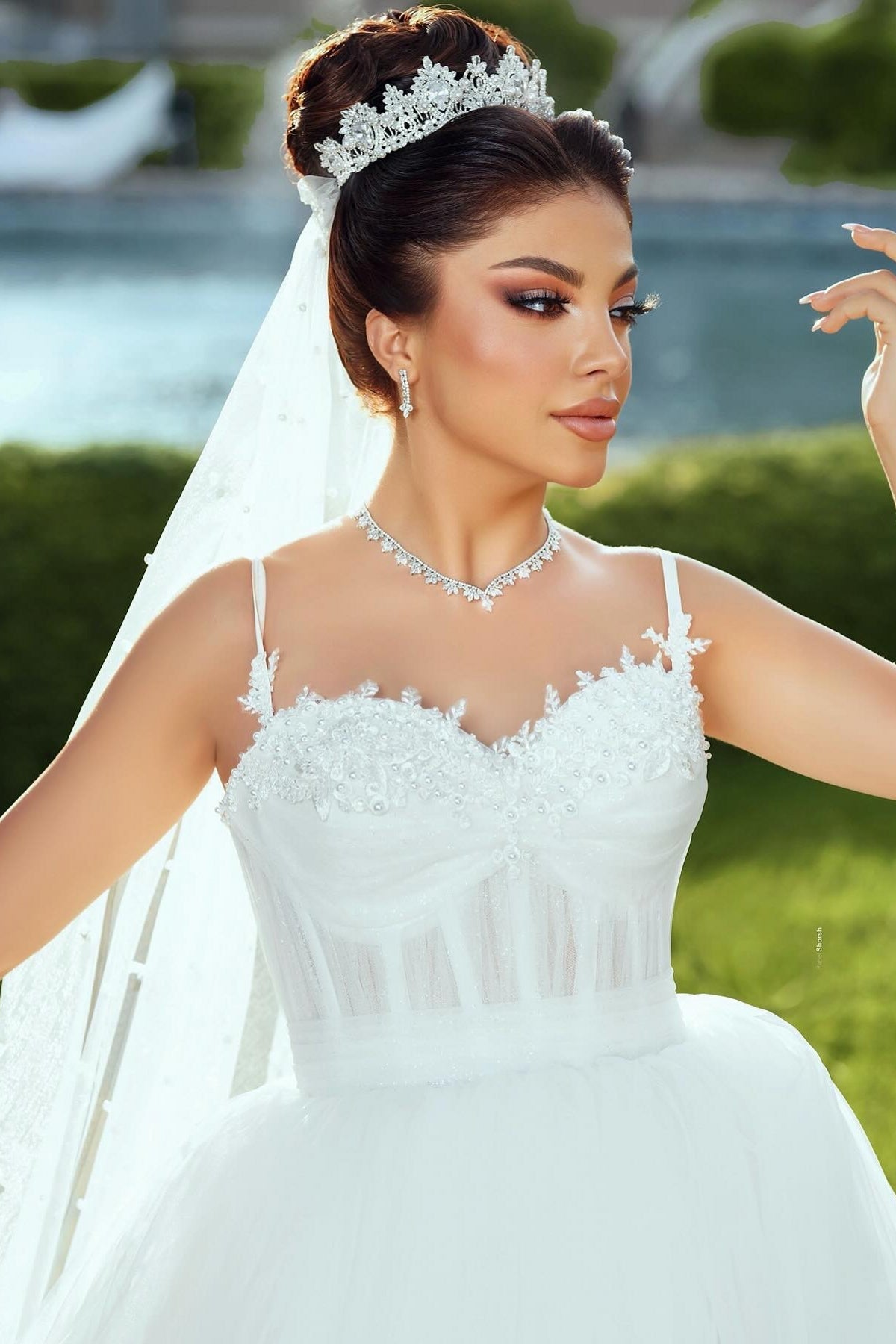 White Wedding Dress Sweetheart Spaghetti Strap Sleeveless Ball Gown Tulle Bridal Gown With Pearls And Appliques