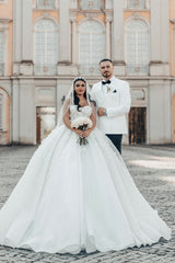 White Wedding Dress Sweetheart Spaghetti Strap Sleeveless Sequined Ball Gown Long Tulle Bridal Gown With Appliques