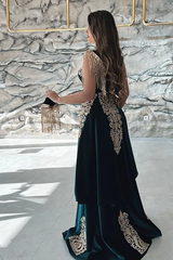Green Velvet Christmas Dress V Neck Lace Appliques Formal Dress With Detachable Train