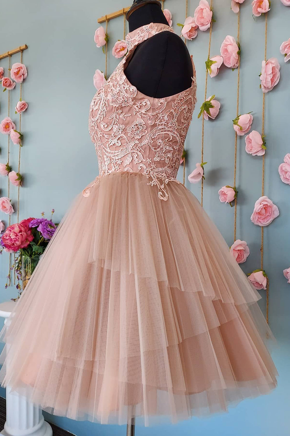 Sparkly Blush A-Line Short Tulle Homecoming Dress with Lace