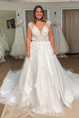 Glittering Ivory Long Tulle Plus Size Wedding Dress with Lace