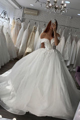 Off The Shoulder Wedding Dress Lace Appliques Ball Gown Bridal Dress