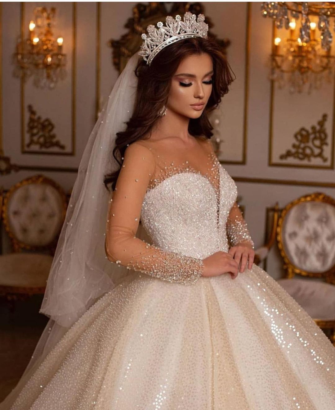 Luxury Long Ball Gown Sweetheart Wedding Dress with Sleeves