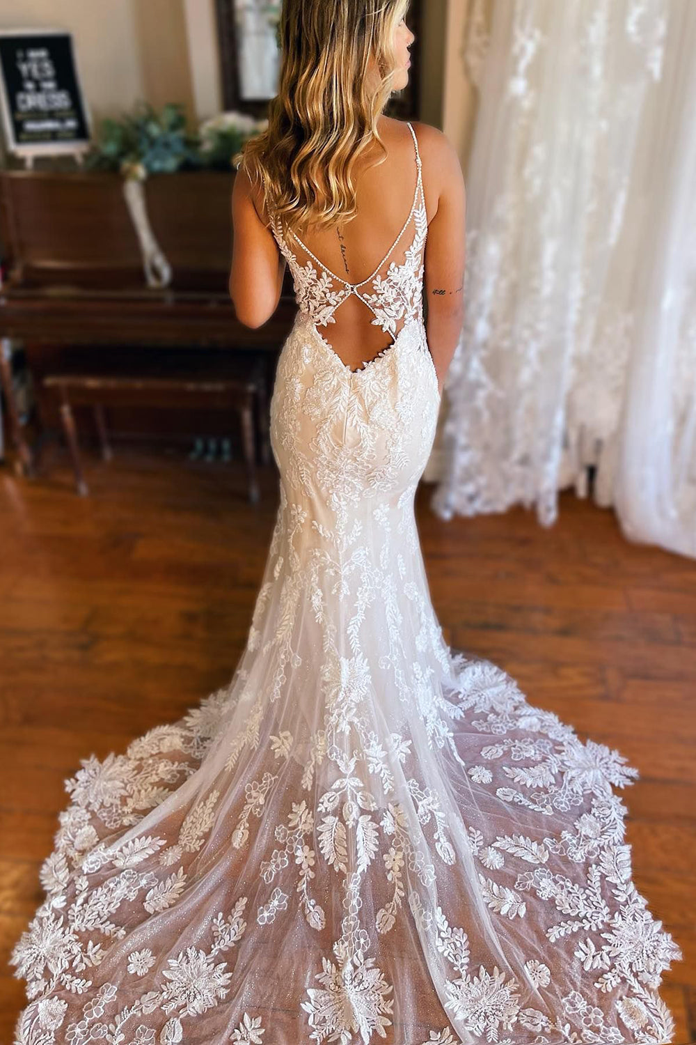 Graceful Ivory Mermaid Open Back Long Lace Wedding Dress