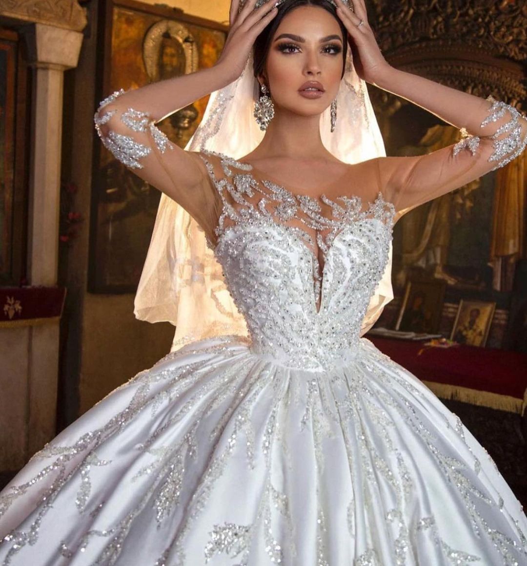 Gorgeous Long Princess Sweetheart Satin Wedding Dress with Sleeves