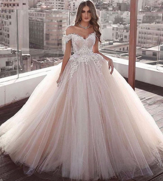 Off-the-Shoulder Sweetheart Ball Gown Wedding Dress with Appliques