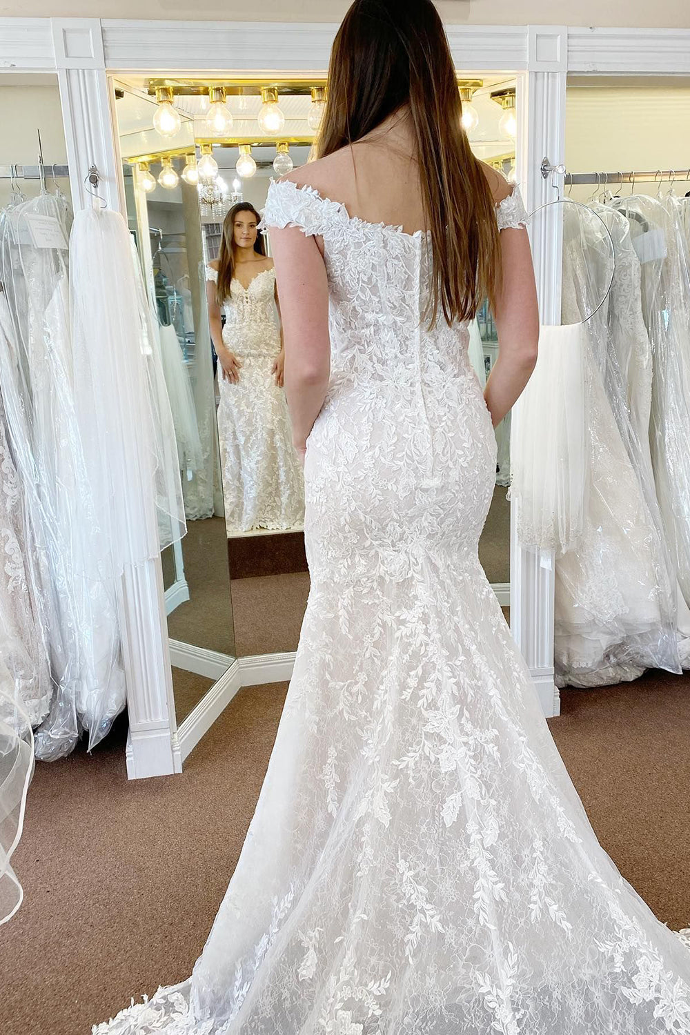 Exquisite Ivory Off-the-Shoulder Long Lace Mermaid Wedding Dress