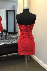 Glitter Red Sweetheart Tight Short Homecoming Dress with Appliques