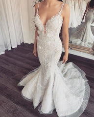 Ivory V Neck Lace Wedding Dress Mermaid Tulle Bridal Dress with Panel Train