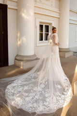 Ivory Mermaid Wedding Dress Sweetheart Neck Bridal Gown with Wateau Train